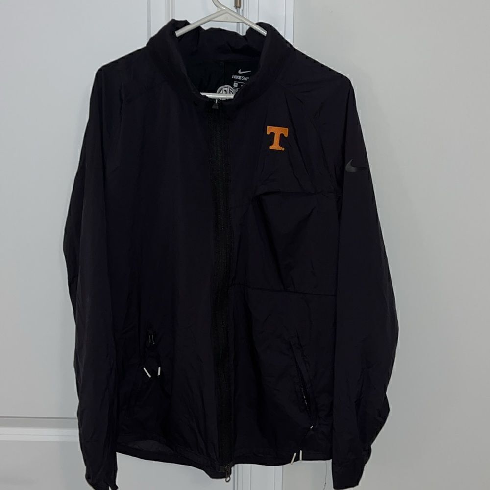 Nike Shield Tennessee volunteers Vols Black lightweight SEC golf team jacket M